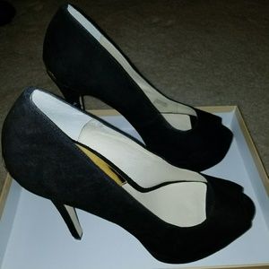NWOT Michael Kors Peep-Toe Platform Suede Pumps